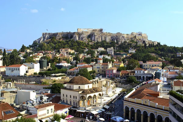Atina Yunanistan 'da Monastiraki Meydanı ve Akropol