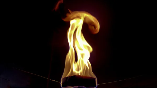 balloo içinde ateş