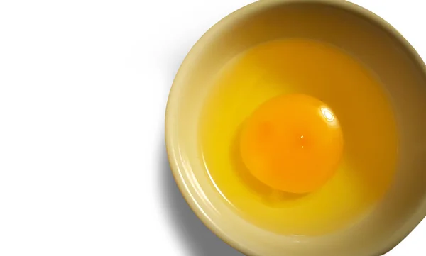 yumurta sarısı ve beyaz beyaz izole kase