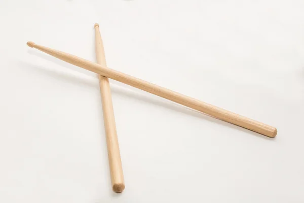 Holzdrumsticks isoliert auf weißem Hintergrund — Stockfoto