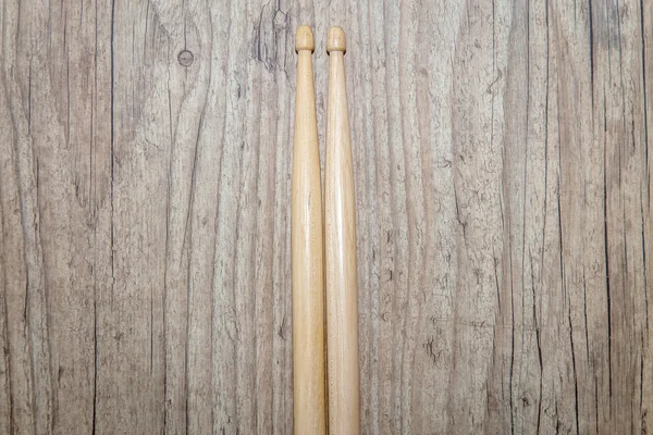 Holz Drumsticks in Holz Hintergrund — Stockfoto