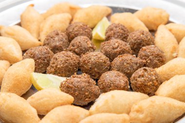 Brezilyalı kızarmış aperatifler karışımı