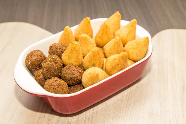 Brezilya karışımı mini aperatifler kızarmış