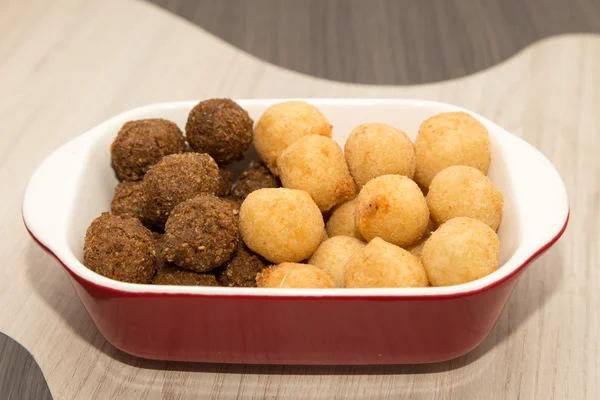 Brezilya karışımı mini aperatifler kızarmış