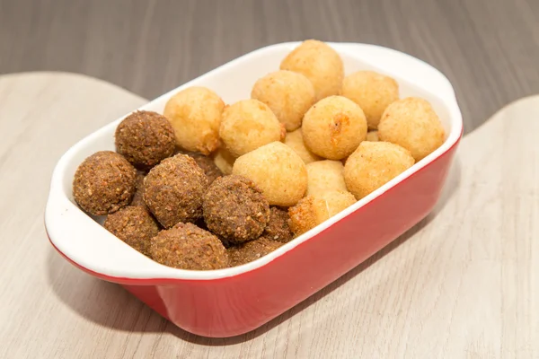 Brezilya karışımı mini aperatifler kızarmış