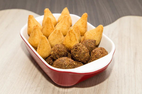 Brezilya karışımı mini aperatifler kızarmış