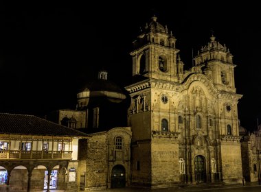 Cusco Şehir Merkezi, Peru Güney Amerika çevresinde gece sayısı