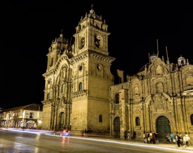 Cusco Şehir Merkezi, Peru Güney Amerika çevresinde gece sayısı