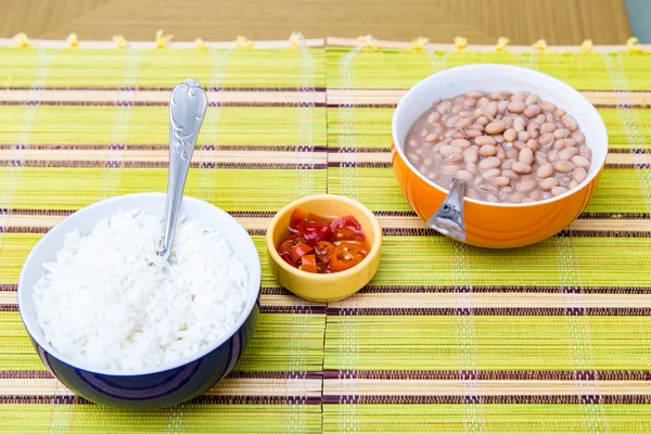 Pečené fazole v tabulce s texturou — Stock fotografie