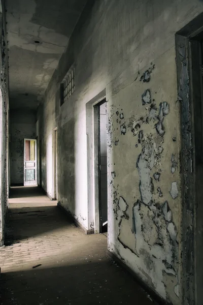Hospital psiquiátrico abandonado no Brasil — Fotografia de Stock