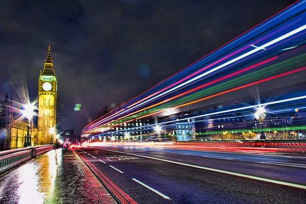 London Bus Lane a Westminster Bridge, Londra - Inghilterra — Foto Stock