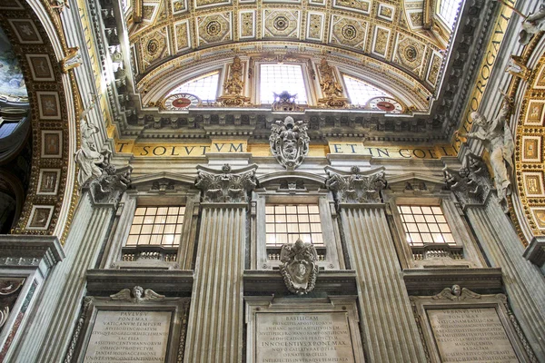 Ватикану, собор Святого Петра. Італія. Січень 2012. — стокове фото