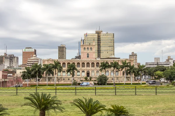 Palacio presidencial de López por la noche en Asunción, capital de Paraguay —  Fotos de Stock