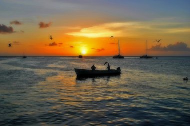 Venezuela. Akşam Los Roques adalar üzerinde