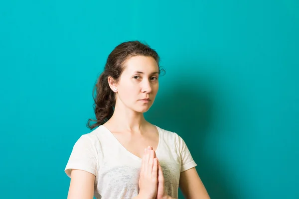 Chica medita, la armonía de ti mismo — Foto de Stock