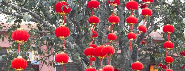 Red chinese lanterns background — Stock Photo, Image