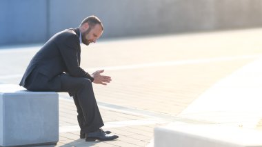 Mutsuz ve depresif iş adamı