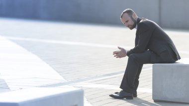 Mutsuz ve depresif iş adamı