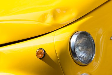 Eski araba araba vücut bashed