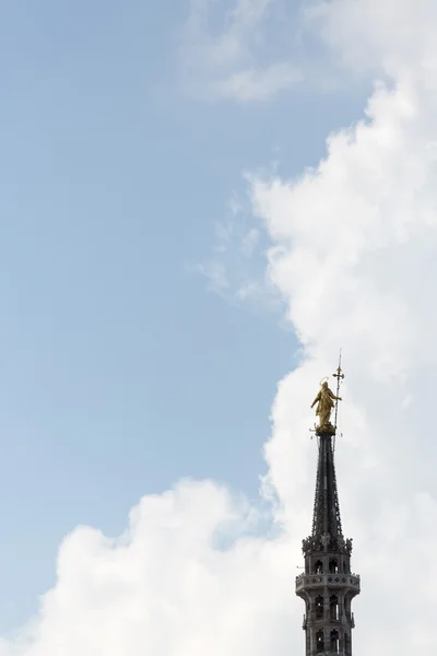 Mary golden statue, Milan — Stock Photo, Image