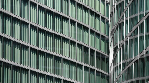 Moderno edifício de escritórios complexo — Fotografia de Stock