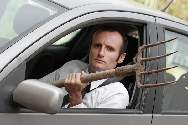 Aggressiv manlig förare i sin bil — Stockfoto