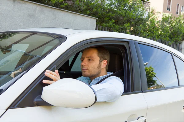 Empresário feliz em seu carro — Fotografia de Stock