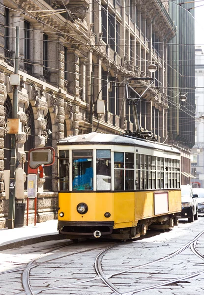 Antiguo tranvía en Milán — Foto de Stock
