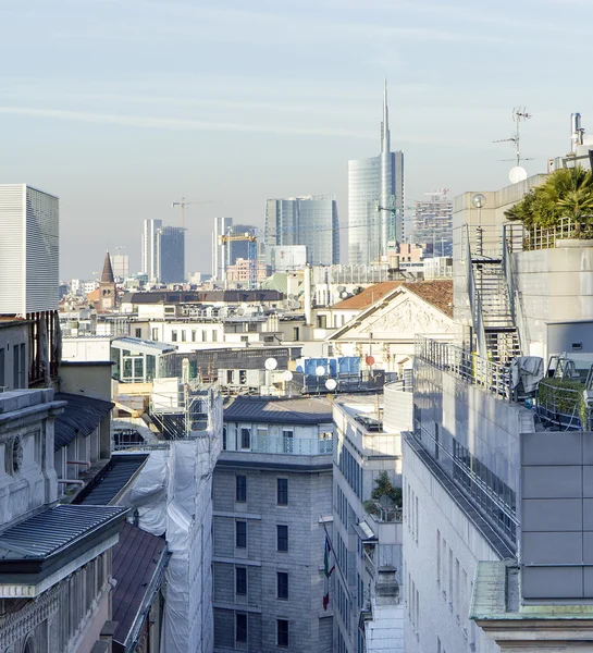 Nuevo horizonte moderno en Milán, Italia — Foto de Stock