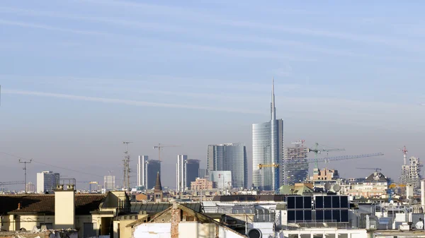 Nuevo horizonte moderno en Milán, Italia — Foto de Stock