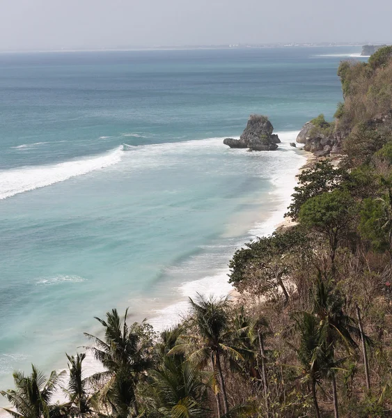 Tropikalnej plaży w bali — Zdjęcie stockowe