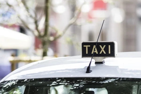 Taxi italien voiture de plein air — Photo