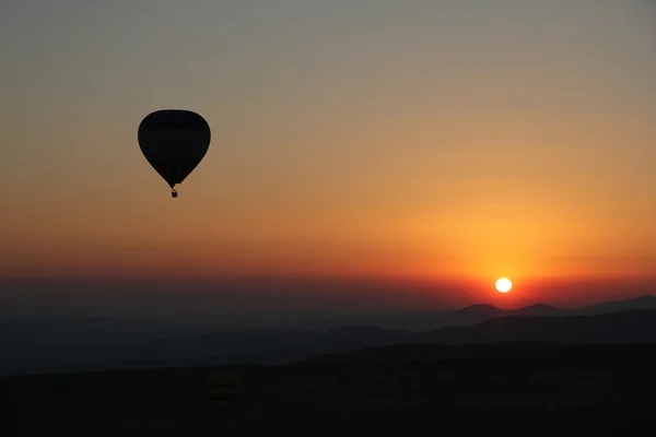 Balão de ar quente em Anatolia, Turquia — Fotografia de Stock
