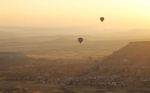 Balão de ar quente em Anatolia, Turquia — Fotografia de Stock