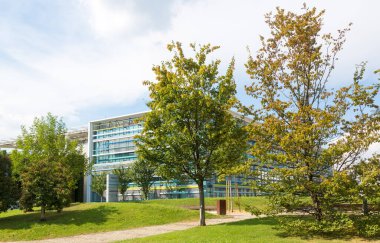 Teknoloji parkı ve modern ofis binaları