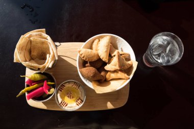 Orta Doğu parmak yiyeceği, en iyi görüntü.