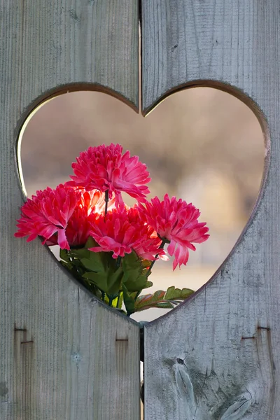 Forma Corazón Madera Con Flores —  Fotos de Stock