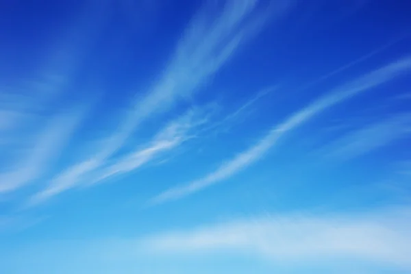 Голубое Движение Размыло Небо Облаками — стоковое фото