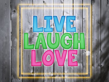 Ahşap arka plan üzerinde renkli ilham verici kelimeler