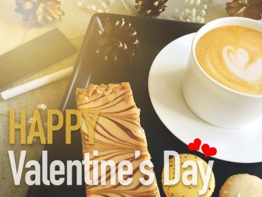 Mutlu Sevgililer günü kelime üzerinde kahve tatlı arka plan ile