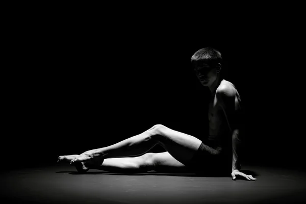 Ballet danseur en noir — Photo