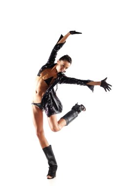 Kusursuz bir beden ile dansçı kız