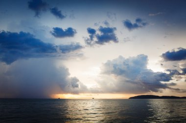 Tayland tropikal günbatımı