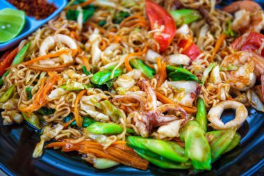 Tay karides ile yastık