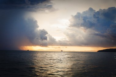 Tayland tropikal günbatımı 