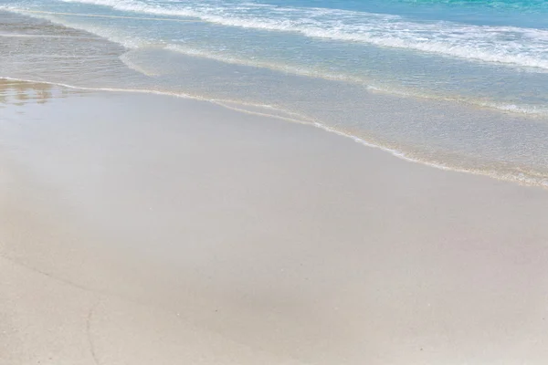 Paradiesischer Strand mit weißem Sand — Stockfoto