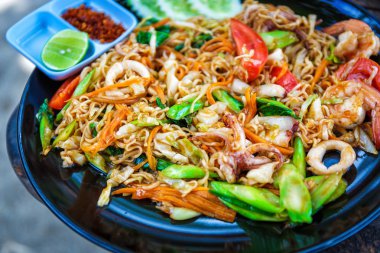 Tay karides ile yastık