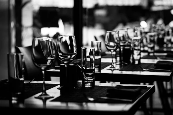 Mise en table dans le restaurant — Photo