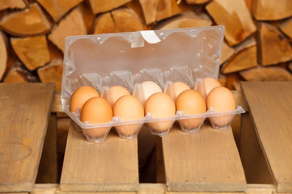 Dutzende braune Eier — Stockfoto