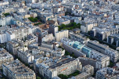 Paris çatılarının